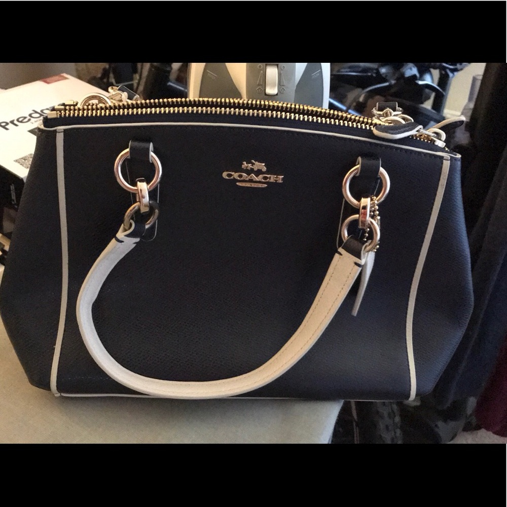 Medium coach sling bag like new